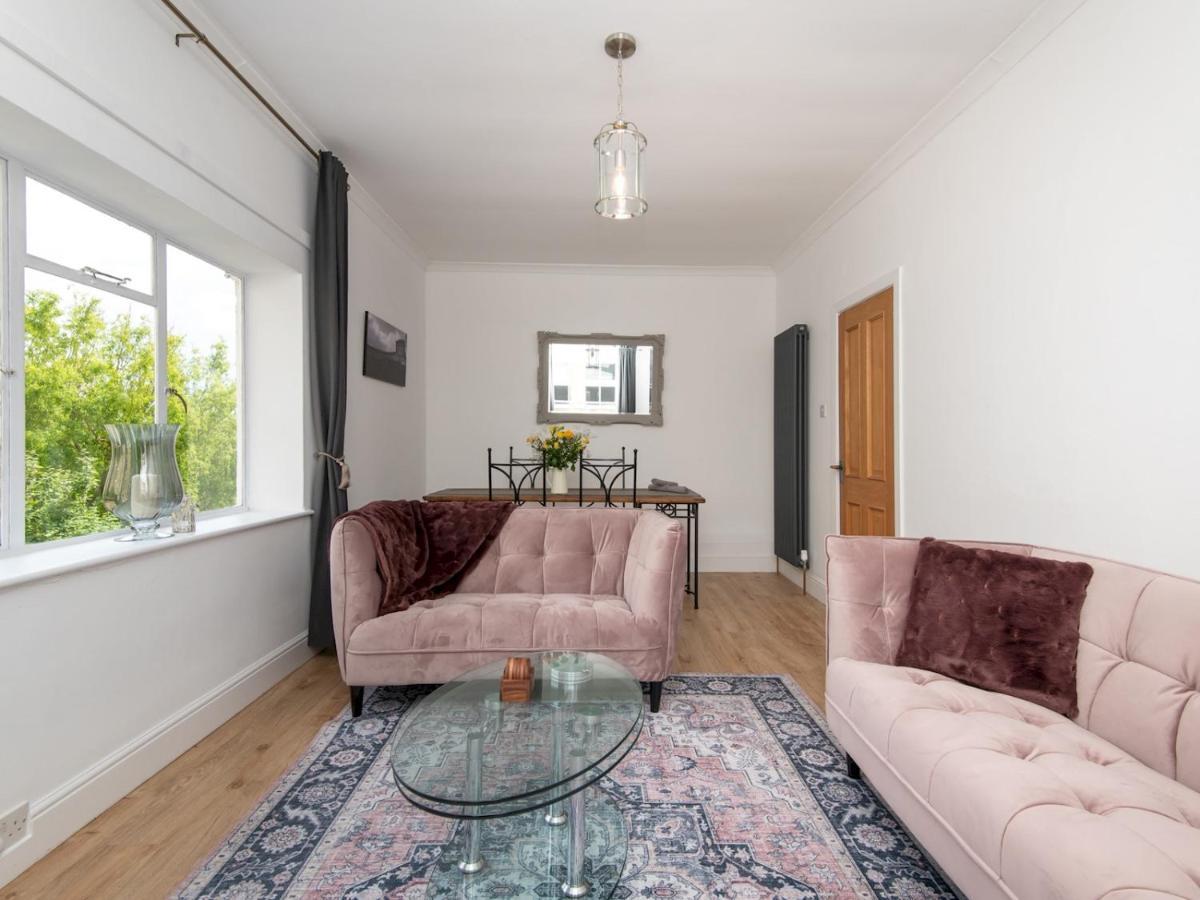 Pass The Keys Stylish 2 Bed Central Bath Apartment With Parking Eksteriør bilde