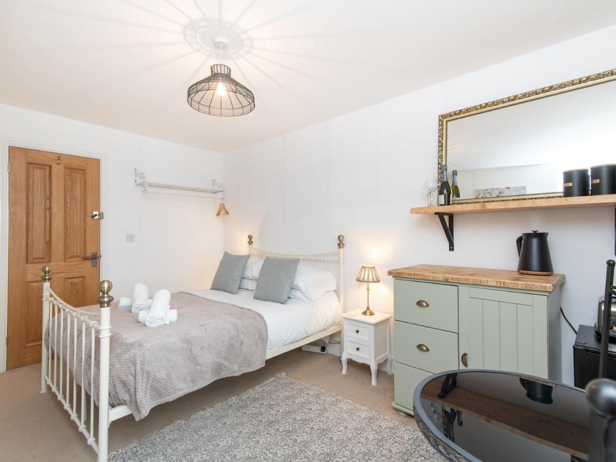 Pass The Keys Stylish 2 Bed Central Bath Apartment With Parking Eksteriør bilde