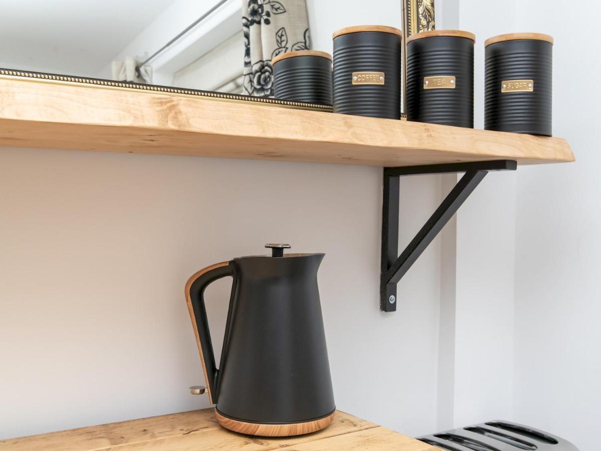 Pass The Keys Stylish 2 Bed Central Bath Apartment With Parking Eksteriør bilde