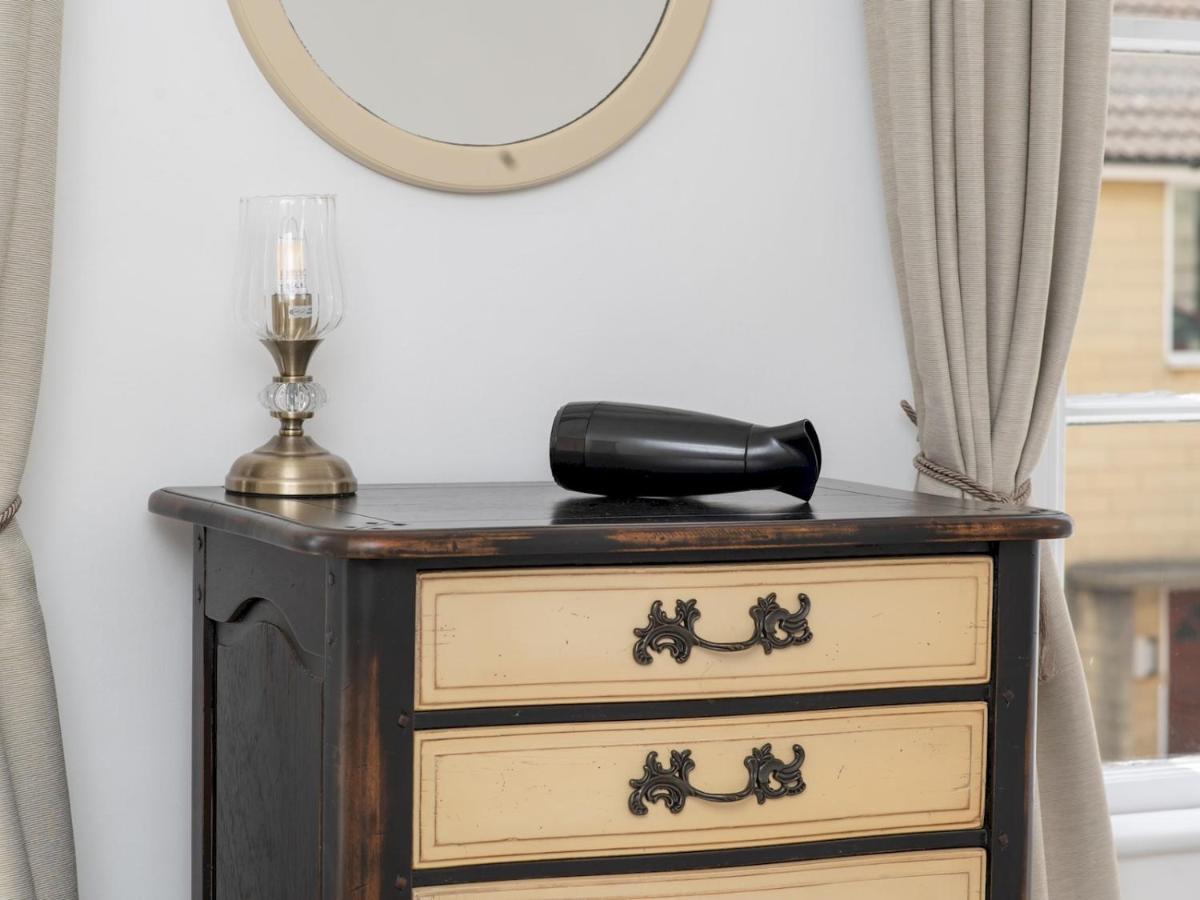 Pass The Keys Stylish 2 Bed Central Bath Apartment With Parking Eksteriør bilde